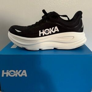 Hoka women’s Bondi 9 everyday running | black/white | size: 6B
